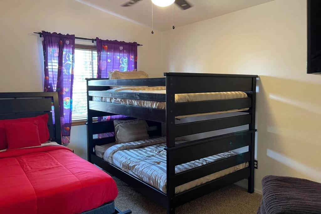 Villa 2 Master Suites/3 King Beds/4 Bath/mins To Airport
